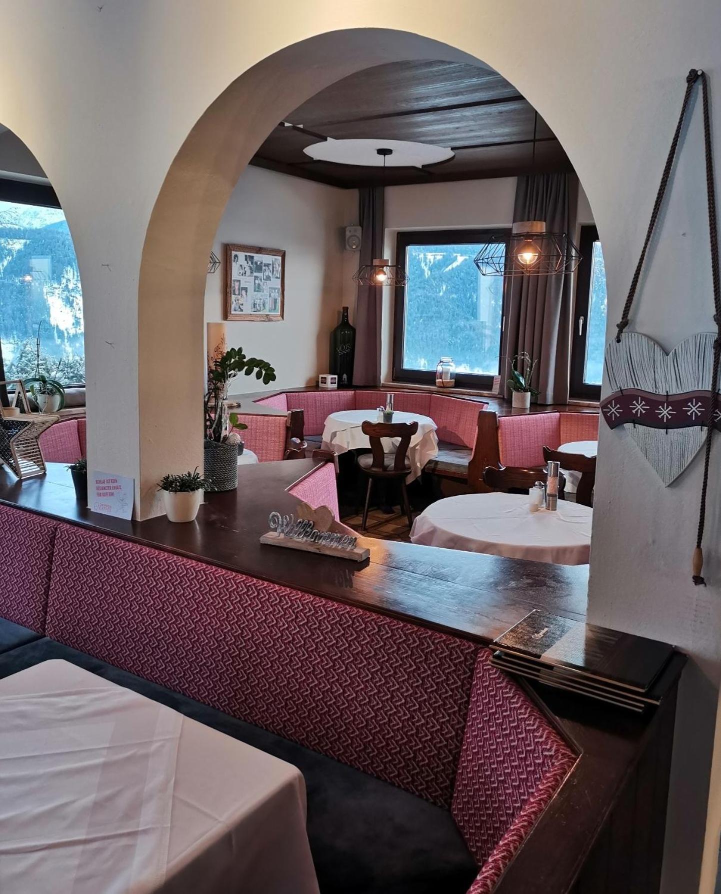 שלאדמינג Hotel Pariente מראה חיצוני תמונה