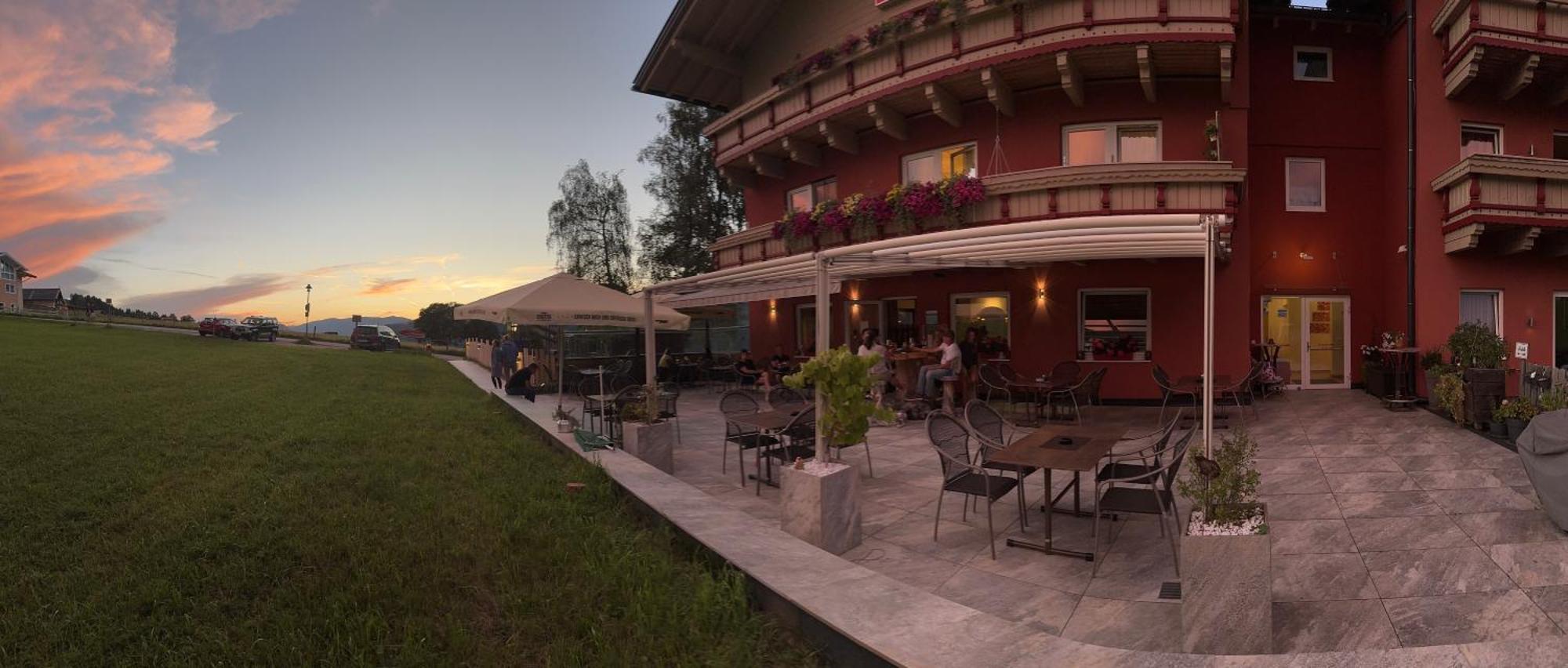 שלאדמינג Hotel Pariente מראה חיצוני תמונה