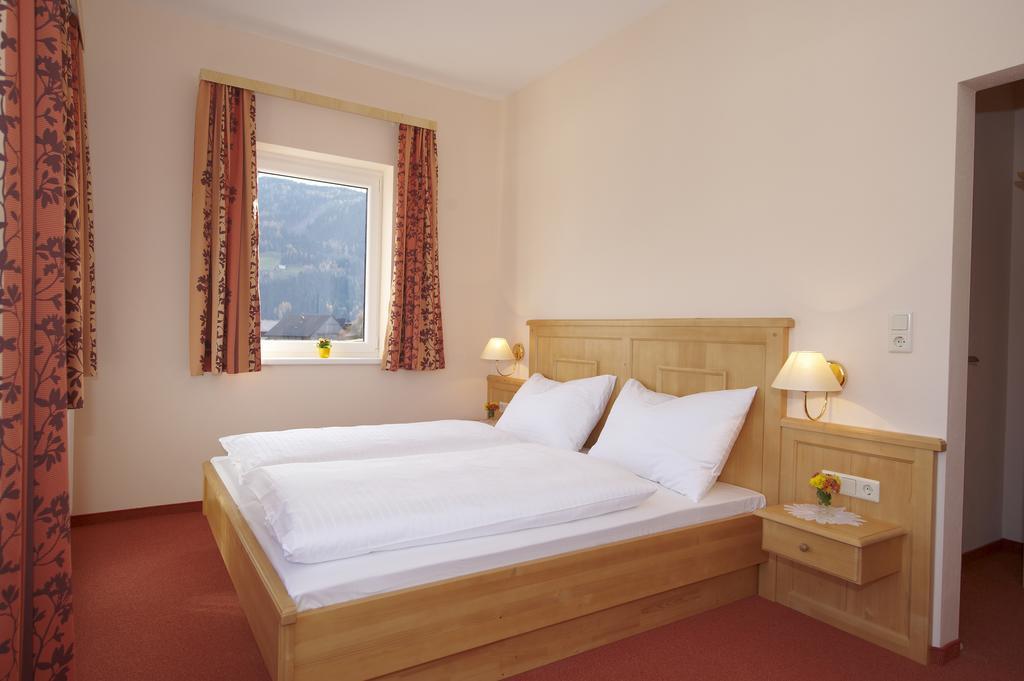 שלאדמינג Hotel Pariente מראה חיצוני תמונה