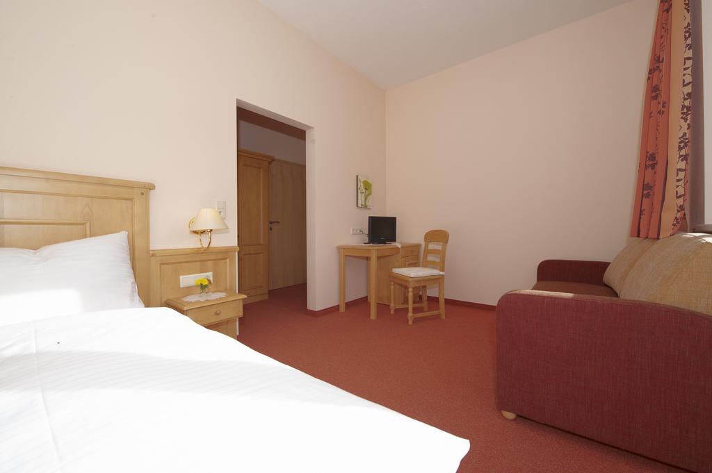 שלאדמינג Hotel Pariente מראה חיצוני תמונה