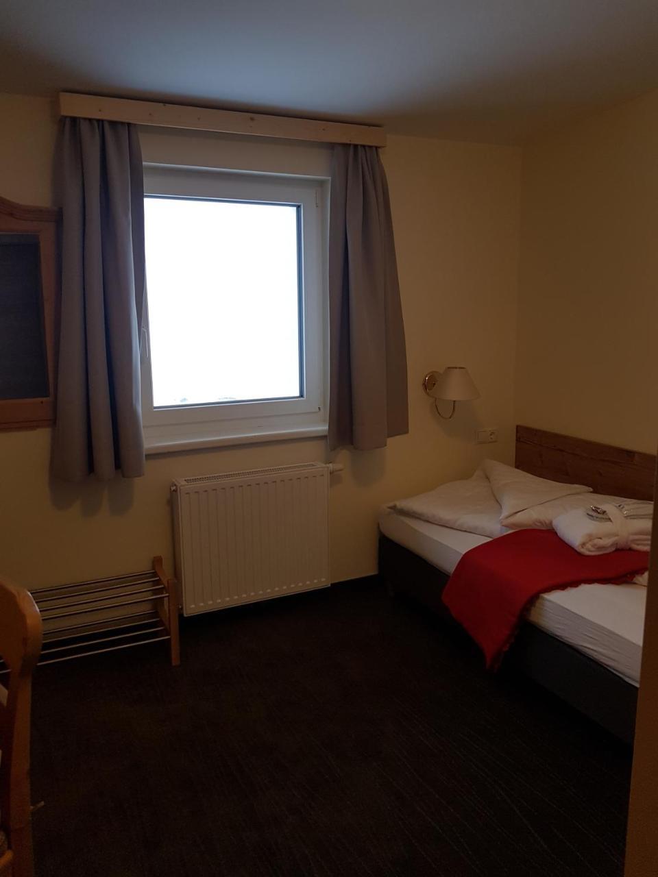 שלאדמינג Hotel Pariente מראה חיצוני תמונה