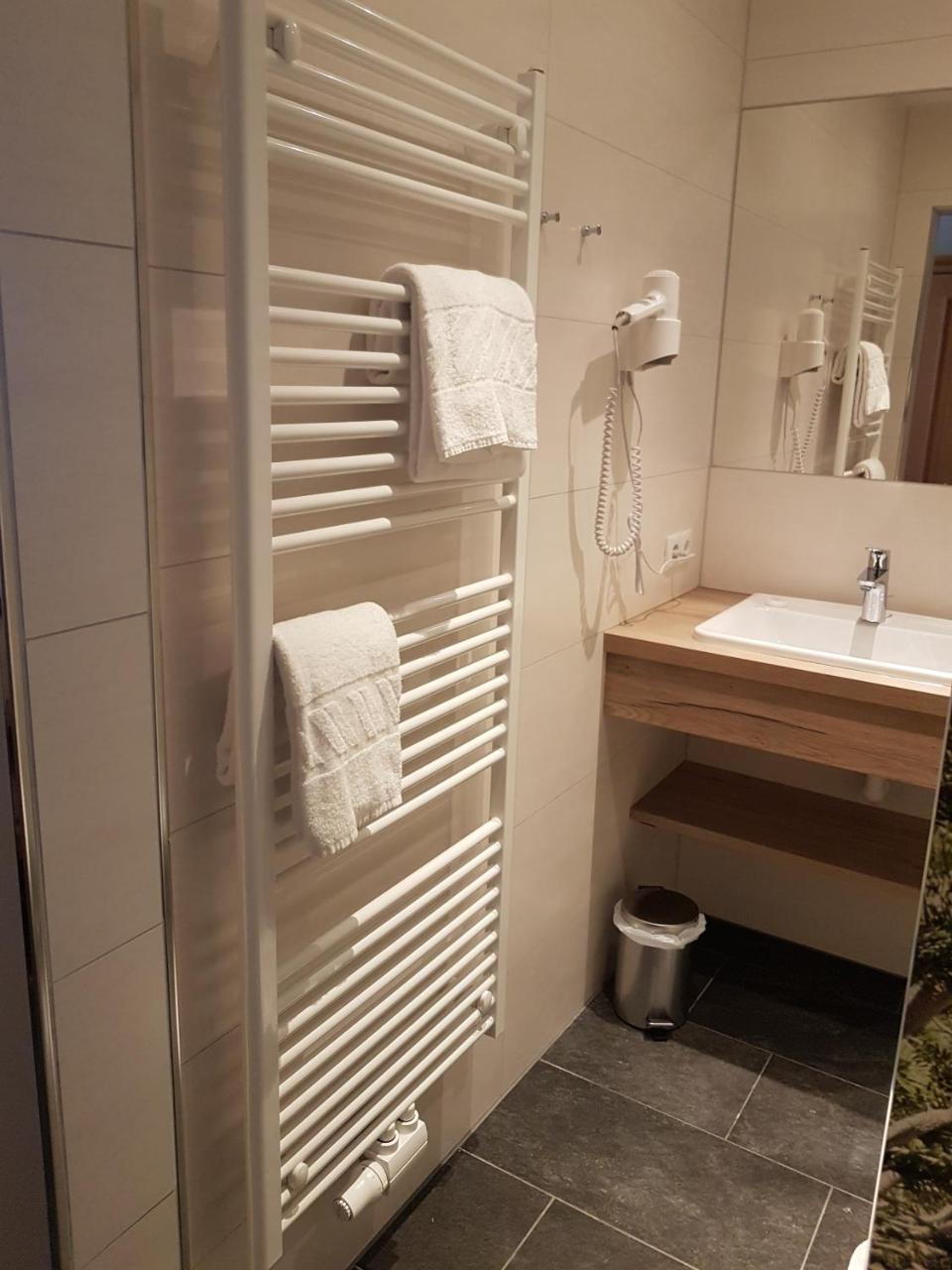 שלאדמינג Hotel Pariente מראה חיצוני תמונה