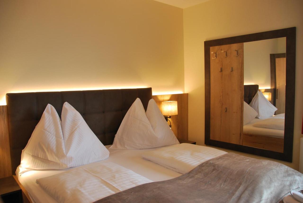שלאדמינג Hotel Pariente מראה חיצוני תמונה