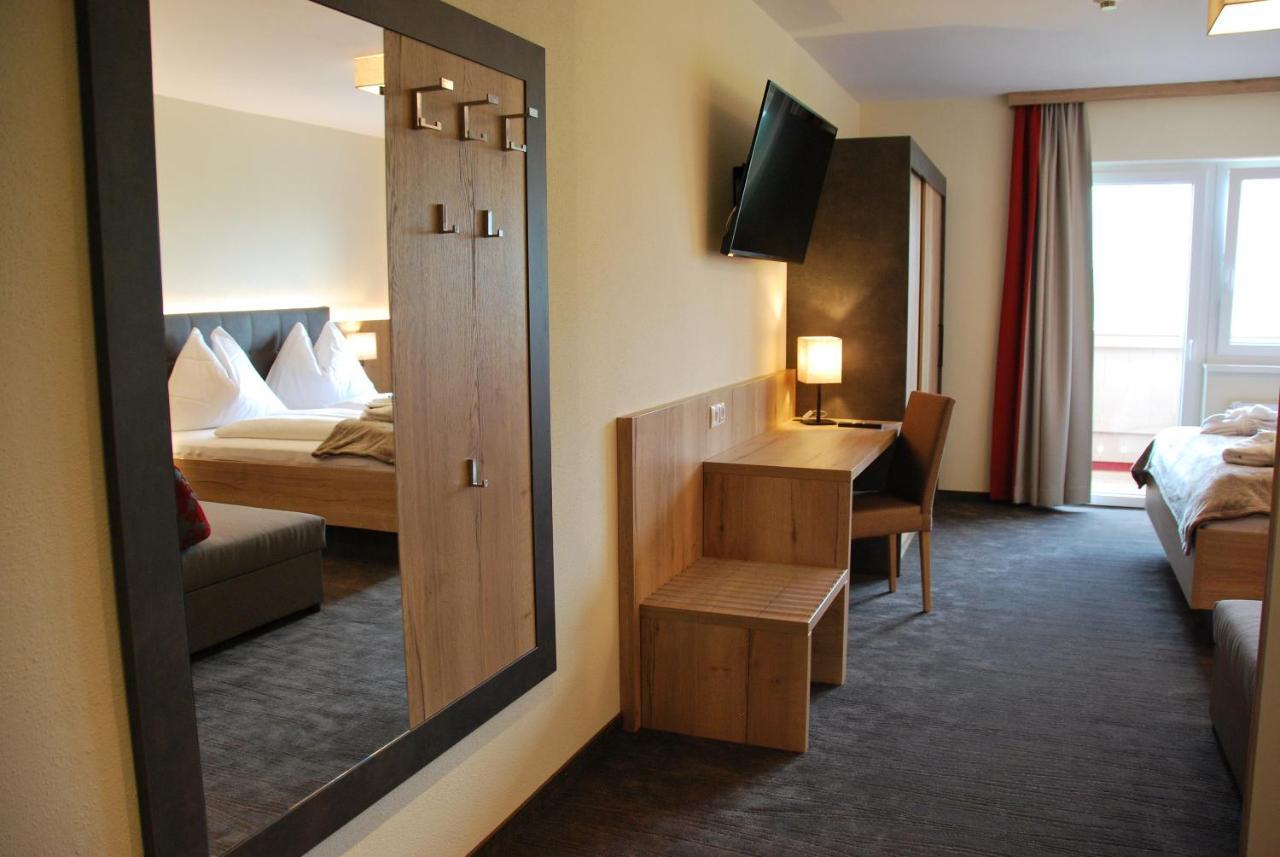 שלאדמינג Hotel Pariente מראה חיצוני תמונה