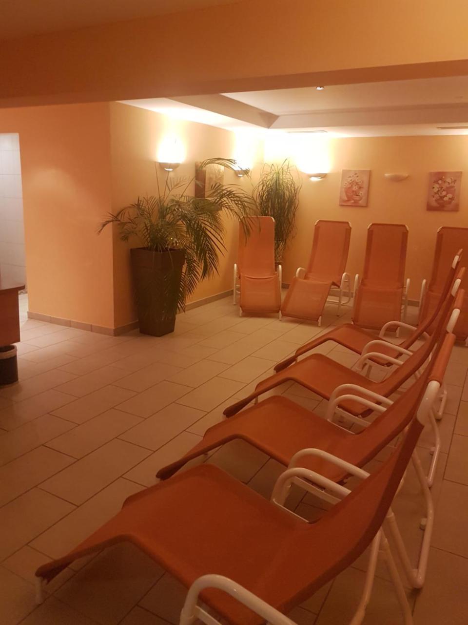 שלאדמינג Hotel Pariente מראה חיצוני תמונה