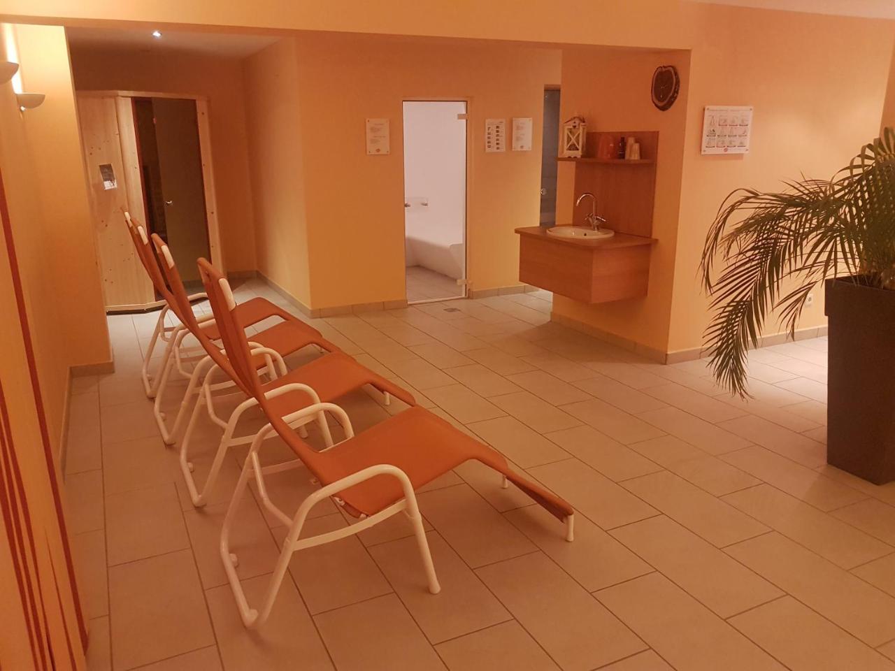 שלאדמינג Hotel Pariente מראה חיצוני תמונה